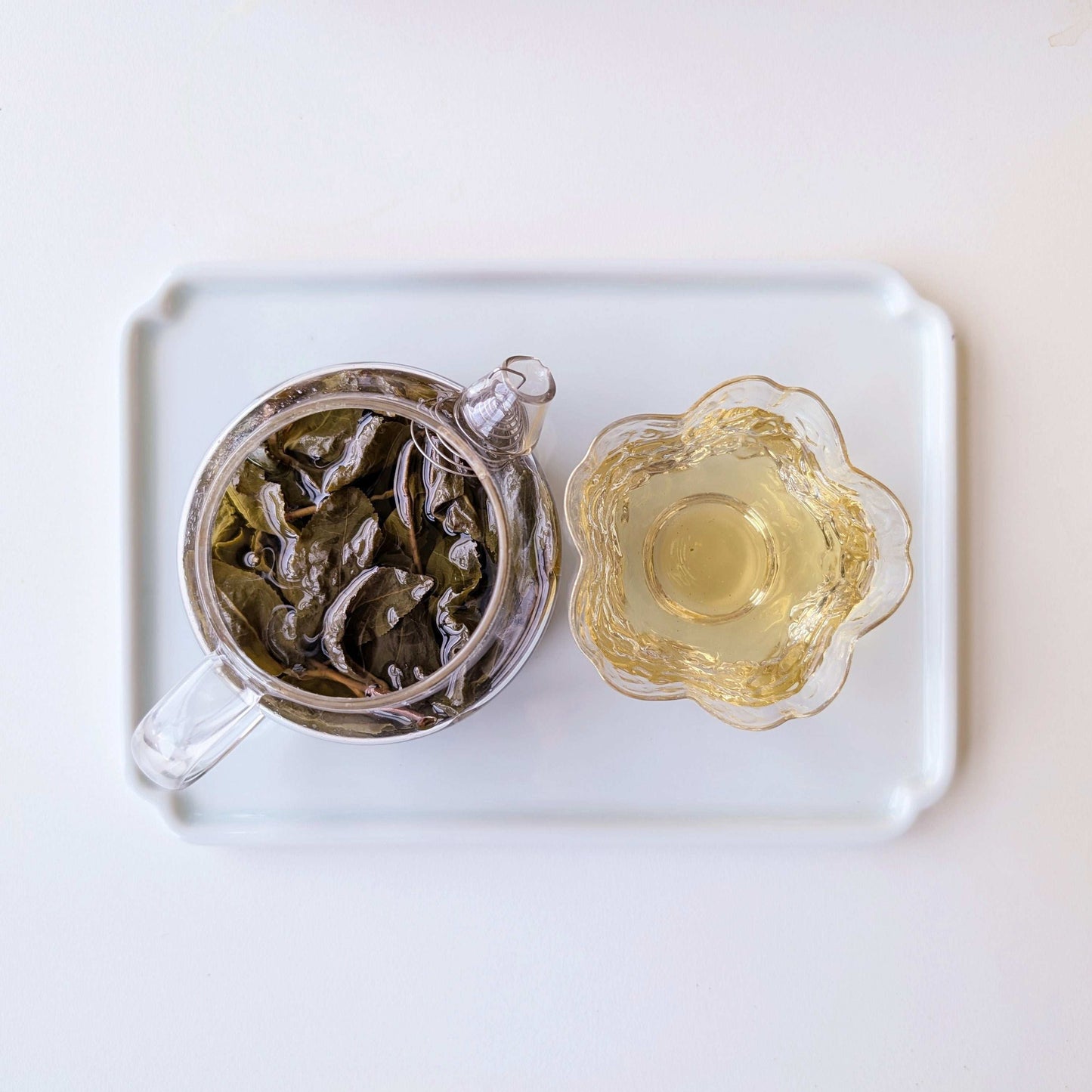 Milk Oolong Tea Leavers and Tea Infusion