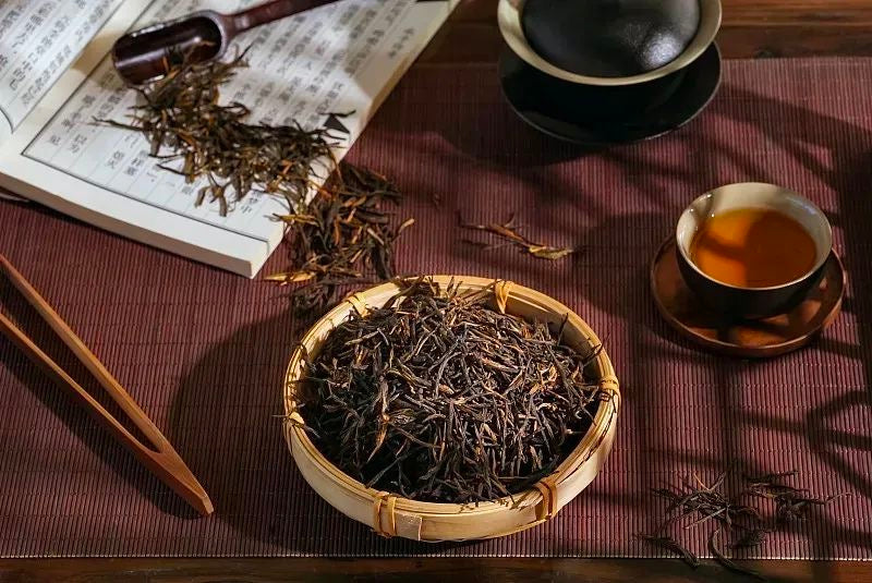 How to Identify Moldy Dark Tea: Tips for Safe Consumption