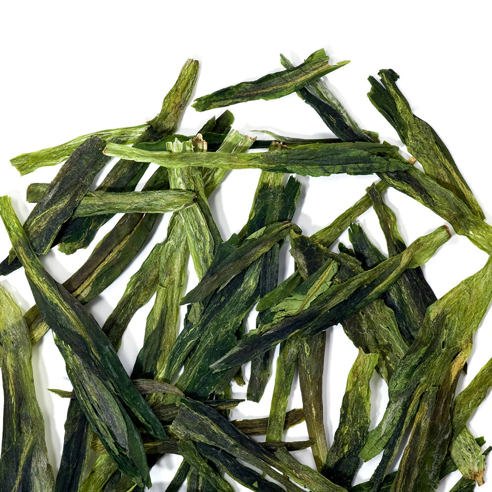 Close view of Tai Ping Hou Kui long flat leaves