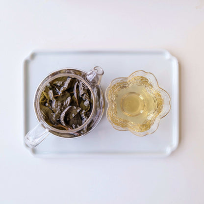 Milk Oolong Tea Leavers and Tea Infusion